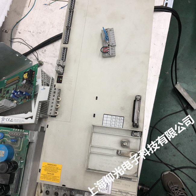 西門子數(shù)控系統(tǒng)電源維修 6SN1145-1BB00-0EA1 80/104KW顯示報(bào)警修理