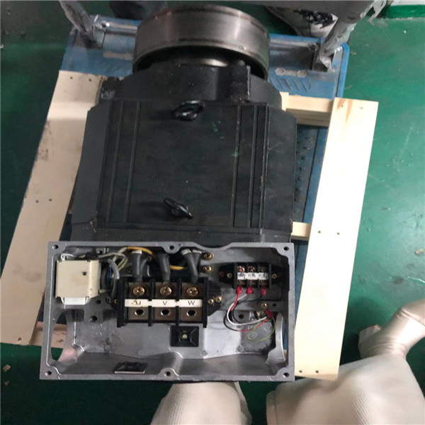 安川機器人伺服電機SGMPH-01A1A-YR22卡死轉(zhuǎn)不動維修