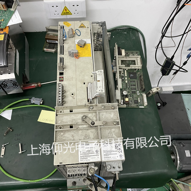西門(mén)子伺服驅(qū)動(dòng)器報(bào)814故障代碼維修方法