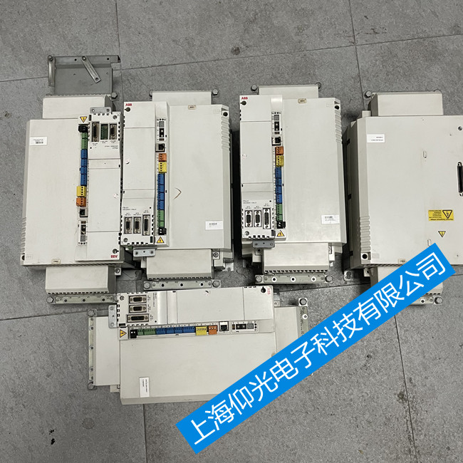 MotiFlex e180/ABB�(q��)������E1053���ϾS���v��