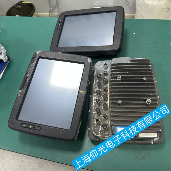 麥基嘉吊機(jī)操作屏C000 122-50無(wú)法正常進(jìn)入操作界面故障維修小竅門
