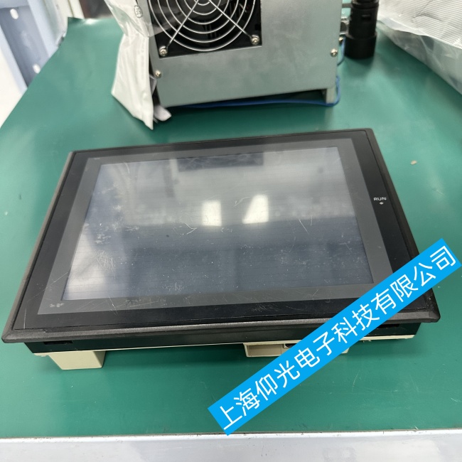 河南歐姆龍觸摸屏NB10W-TW01B個(gè)別區(qū)域無法觸摸故障維修公司